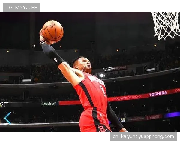 斯科蒂·巴恩斯突破拉开空间提升球队关键时刻得分效率