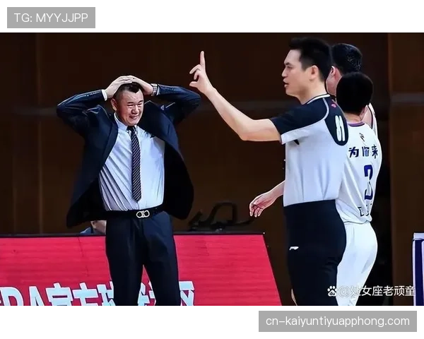 接触犯规到底算不算犯规？细看裁判判罚标准解析